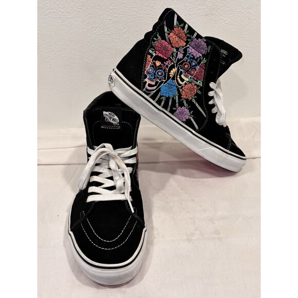 Athletic_Shoes